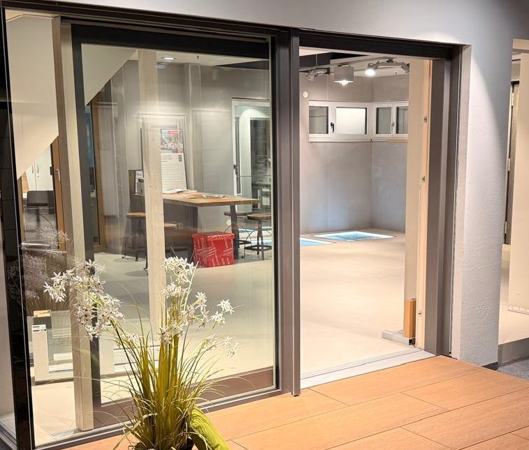 Mikrozement-Oberfläche auf fest verklebtem Parkett nach technischer Untergrundprüfung